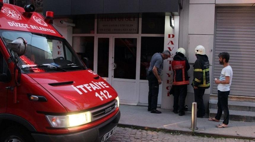 Kediyi Bulmak İçin Cep Telefonundan Kedi Sesi Açtılar