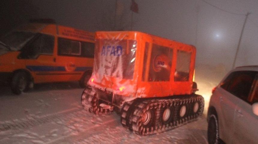 Kar Ve Tipinin Yoğun Olduğu B&ouml;lgede Kurtarma &Ccedil;alışması