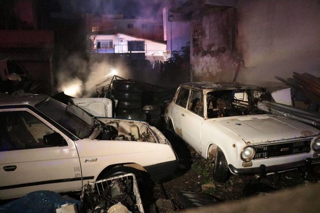 Hurdalıkta &Ccedil;ıkan Yangın 2 Evi K&uuml;l Etti