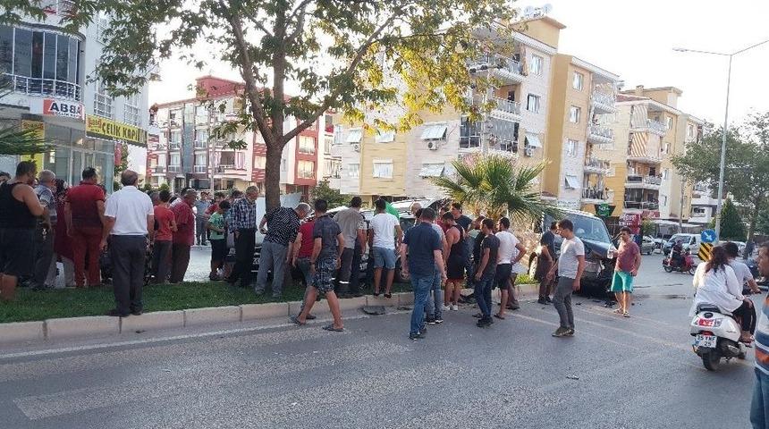 Tire&rsquo;de Trafik Kazası 1 &Ouml;l&uuml; 3yaralı