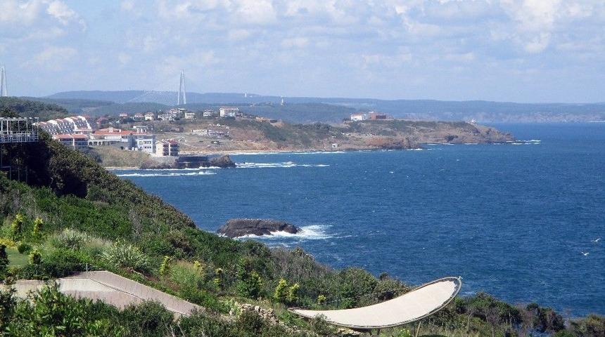 Riva Sahilinde Can Pazarı