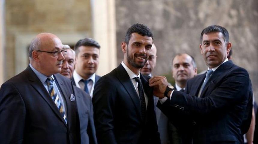 AK Partili Kenan Sofuoğlu F-16 ile yarışacak!