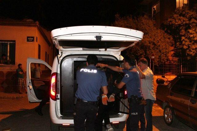 İzmir’de İki Hırsız Suçüstü Yakalandı