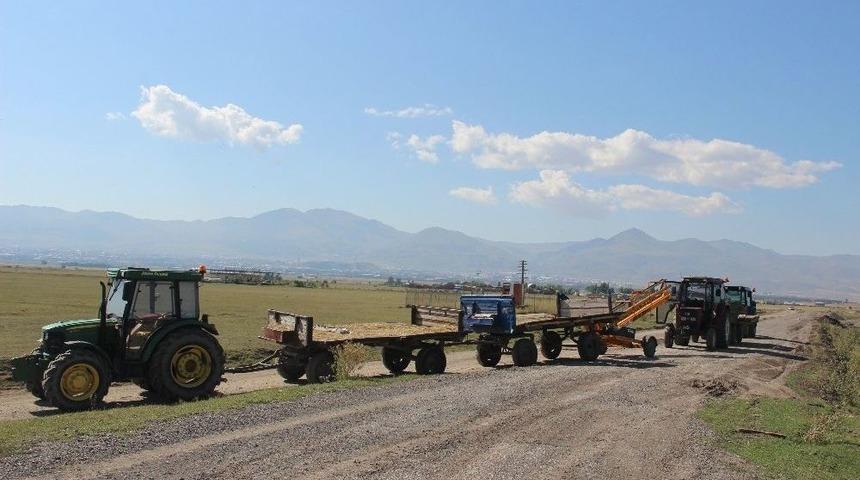 Meralarına El Konan &Ccedil;ift&ccedil;ilerden Trakt&ouml;rl&uuml; Eylem