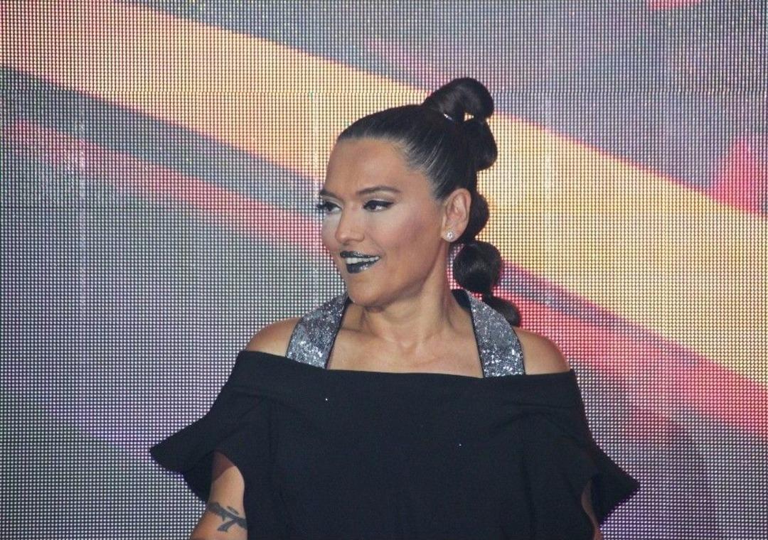 Demet Akalın&rsquo;dan Şok S&ouml;zler: &ldquo;ışın Karaca Atlardan Deli Gibi Para Kazanıyor. G&ouml;z&uuml;m Işın&rsquo;ın Parasında&rdquo;