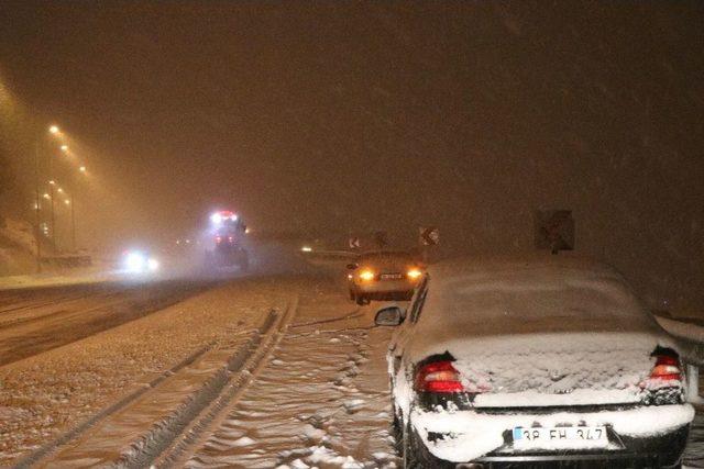 Kayseri’de Kar Yağışı: Ekipler Yolları Açmak İçin Seferber Oldu