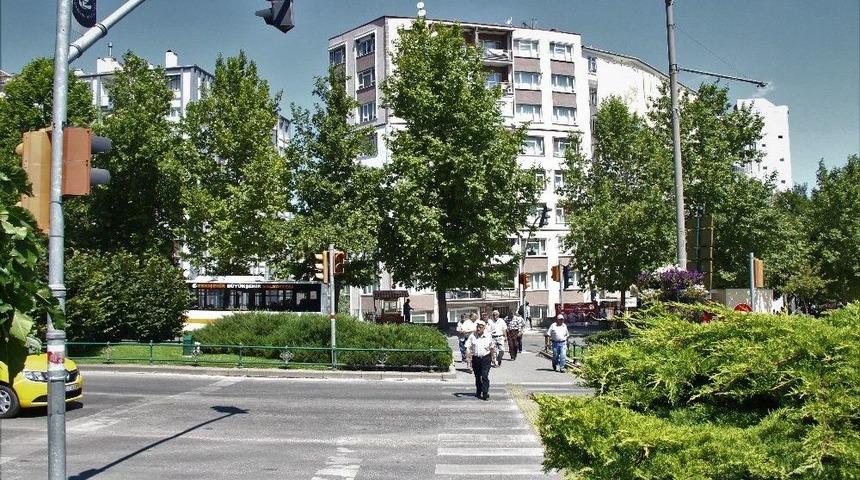 &rsquo;bu Işıklarda Yaya Ge&ccedil;iş S&uuml;resini Uzatın&rsquo; &Ccedil;ağrısı