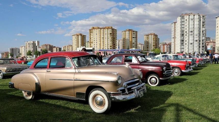 3. Talas Klasik Otomobil Festivalinde Nostalji Esintisi