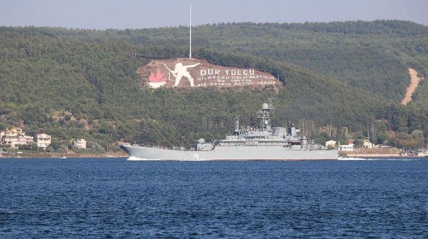 Rus Savaş Gemisi &Ccedil;anakkale Boğazı&rsquo;ndan Ge&ccedil;ti