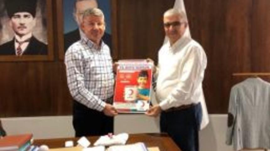 Ak Parti Adana İl Başkanı Yeni&rsquo;den, Kızılay&rsquo;ın Kurban Kampanyası&rsquo;na Destek