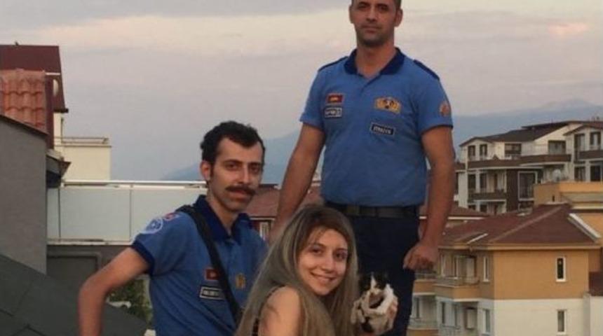 Yavru Kedi 2 G&uuml;nd&uuml;r Mahsur Kaldığı Yerden Kurtarıldı