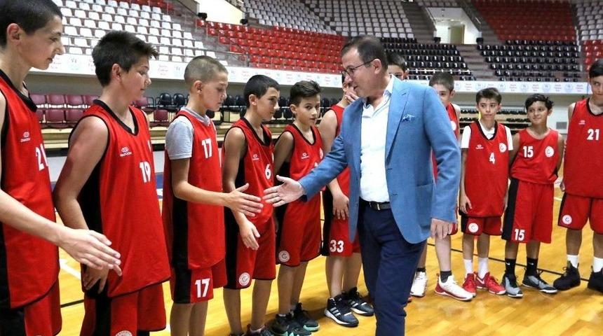 Gaziantep Basketbol Kul&uuml;b&uuml; Başkanı Deniz K&ouml;ken: