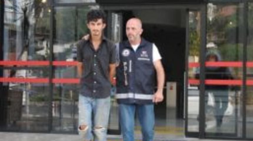 G&ouml;zaltına Alınan Uyuşturucu Taciri Tutuklandı