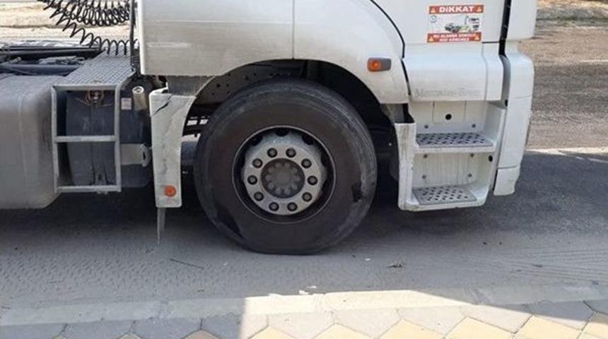 Tırın &Ccedil;arptığı Yaşlı Kadın Hayatını Kaybetti