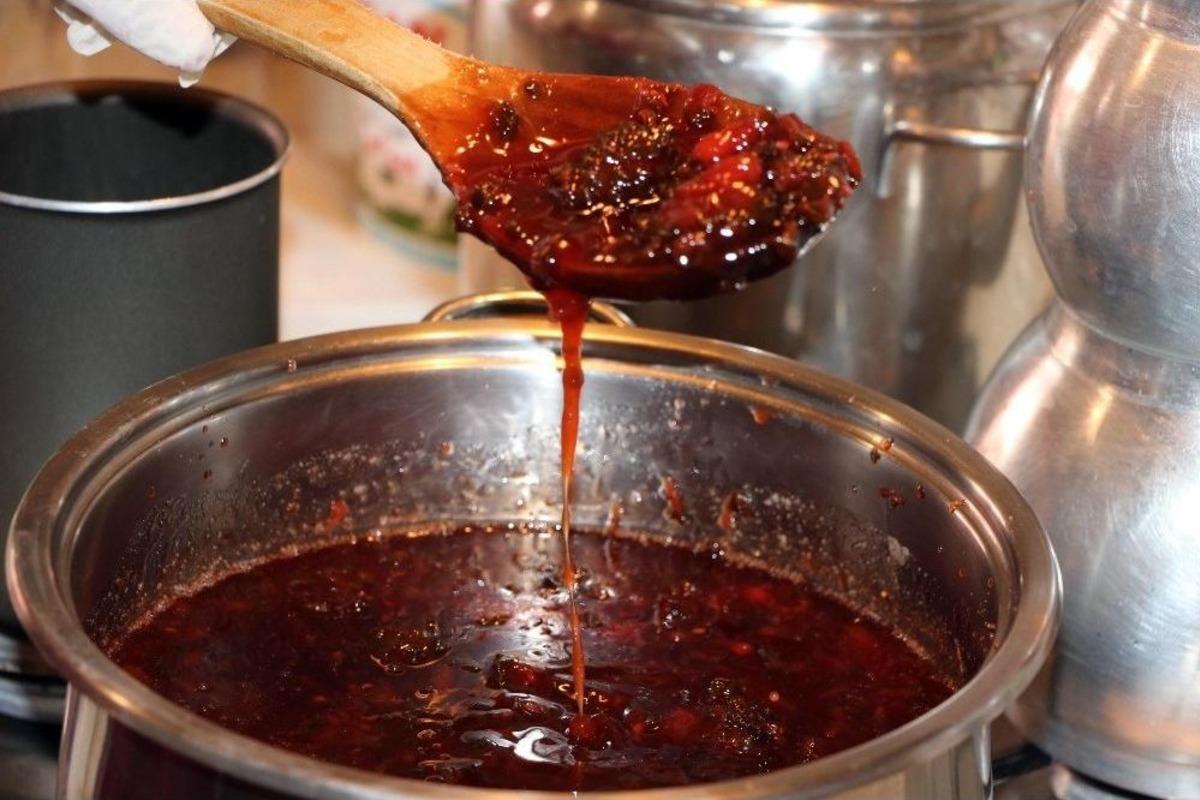 &Ccedil;am Kozalağı Re&ccedil;eli Şifa Dağıtıyor