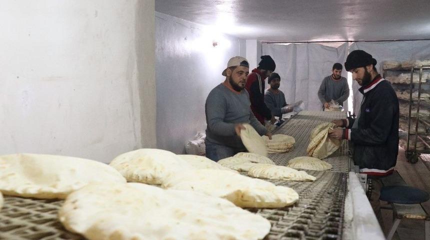 Ekmek Fabrikaları Savaştan Ka&ccedil;anlar İ&ccedil;in &Ccedil;alışıyor