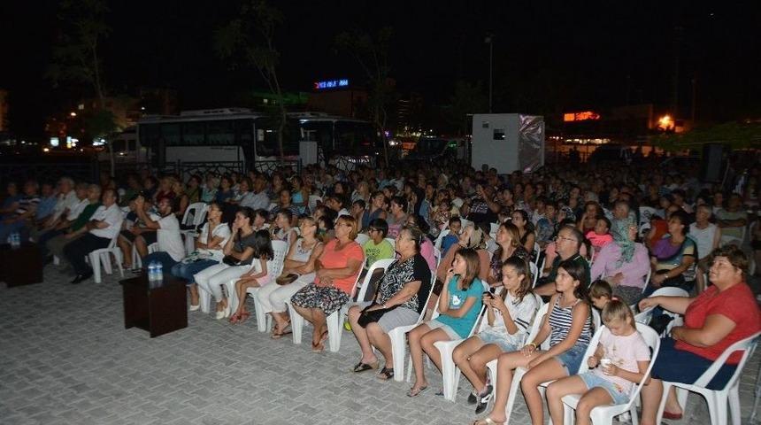 S&ouml;ke&rsquo;de A&ccedil;ık Havada Sinema Keyfi