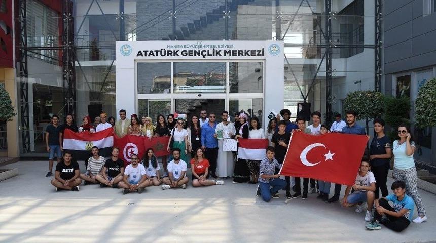 Ülkeler Panayırı İle Dünya Gençliği Manisa’da