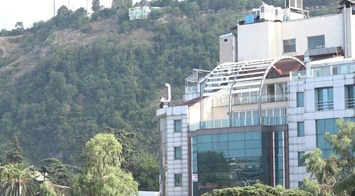 Metrelerce Yükseklikte Canlarını Hiçe Sayarak Baca Tamiri Yaptılar G1