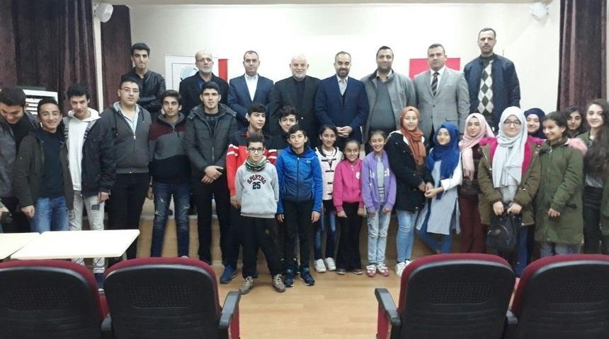 Gen&ccedil;ler İzmir&rsquo;in Manevi Tarihine Tanıklık Etti