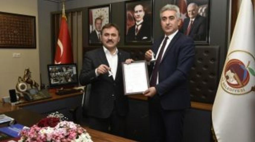 G&uuml;m&uuml;şhane Belediyesi Yeni Mezbahanenin Ruhsatını Aldı