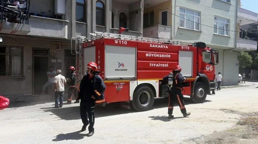 Suriyeli Ailenin Evinde &Ccedil;ıkan Yangın İtfaiye Ekiplerince S&ouml;nd&uuml;r&uuml;ld&uuml;