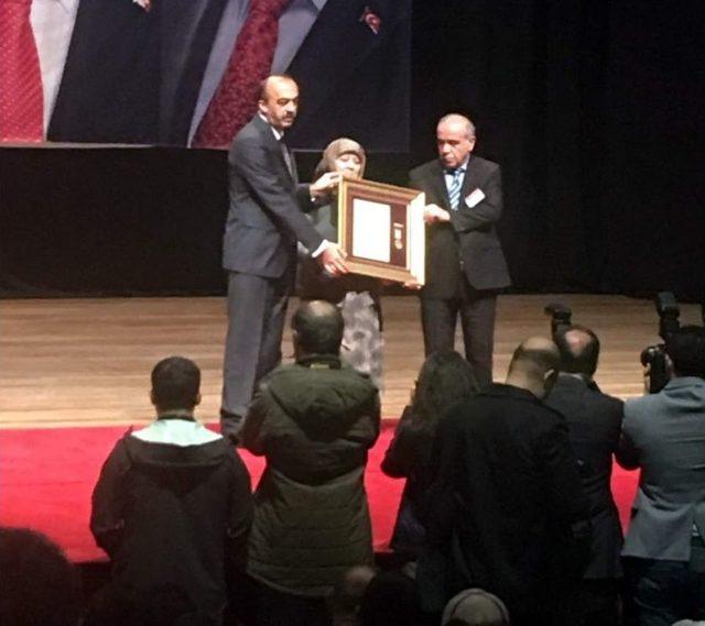 Şehit Yüzbaşı Çevik’in Ailesine Devlet Övünç Madalyası