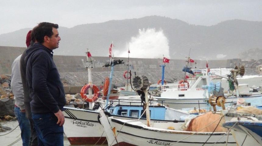 Antalya&rsquo;da Fırtına