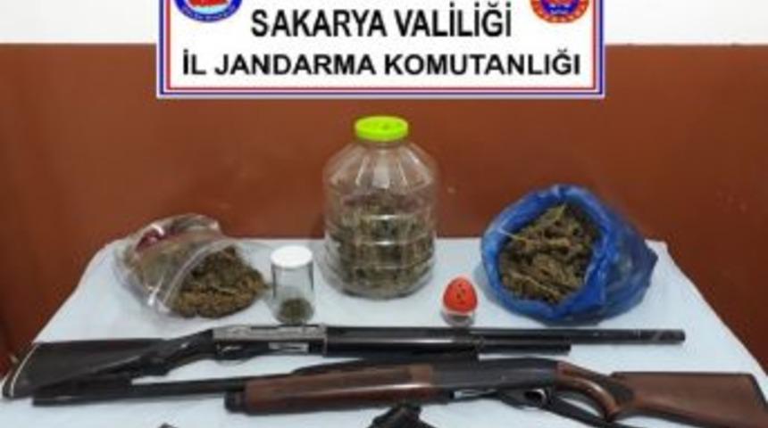 Sakarya&rsquo;da Jandarmadan Beş Ayrı Adrese Operasyon: 4 G&ouml;zaltı