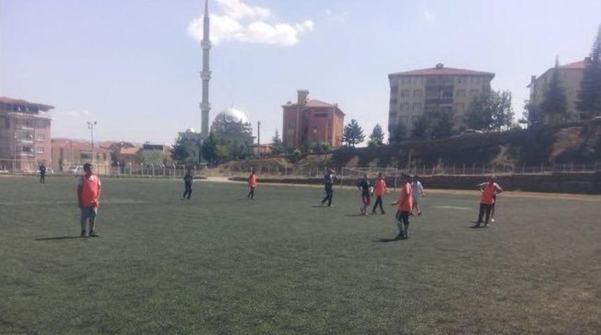 Kur’an Kursu Öğrencilerine Spor Desteği