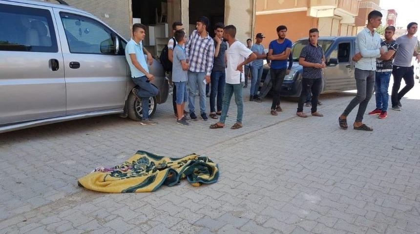 Şanlıurfa&rsquo;da Yolcu Minib&uuml;s&uuml;n&uuml;n &Ccedil;arptığı &Ccedil;ocuk &Ouml;ld&uuml;