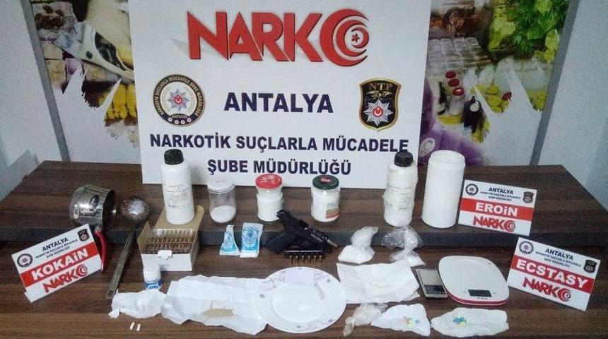 Antalya&rsquo;da Piyasa Değeri 100 Bin Tl Olan 1 Kg 80 Gram Kokain Ele Ge&ccedil;irildi