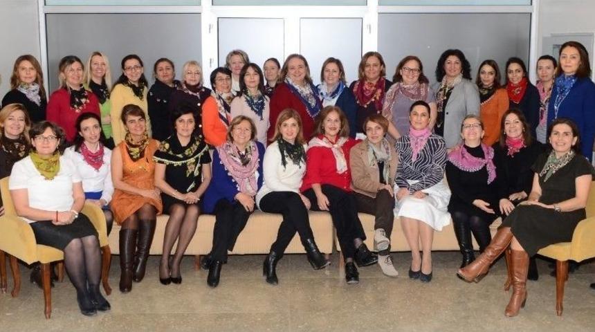 Esog&uuml;&rsquo;l&uuml; Kadın &Ouml;ğretim &Uuml;yeleri Yazma Haftası D&uuml;zenledi