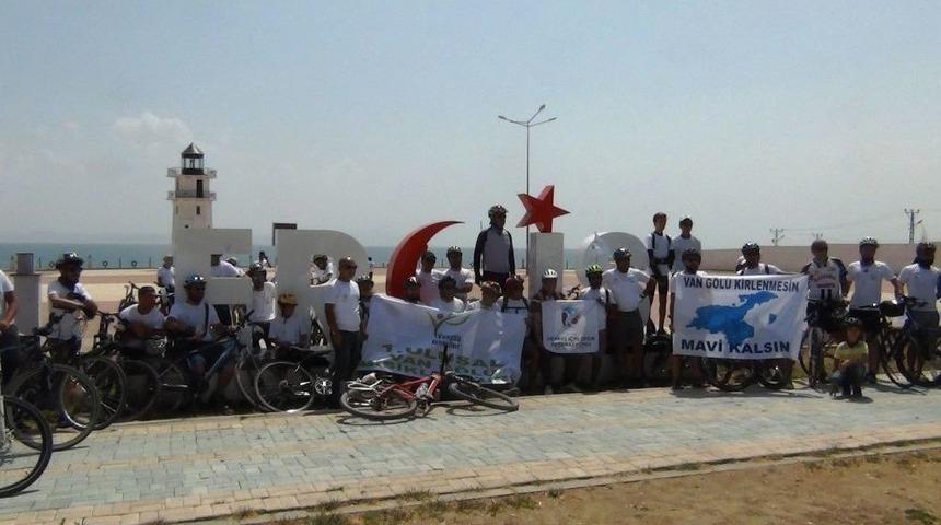 Van G&ouml;l&uuml; &Ccedil;evresinde 1. Ulusal Van Denizini Pedallıyoruz&rsquo; Etkinliği
