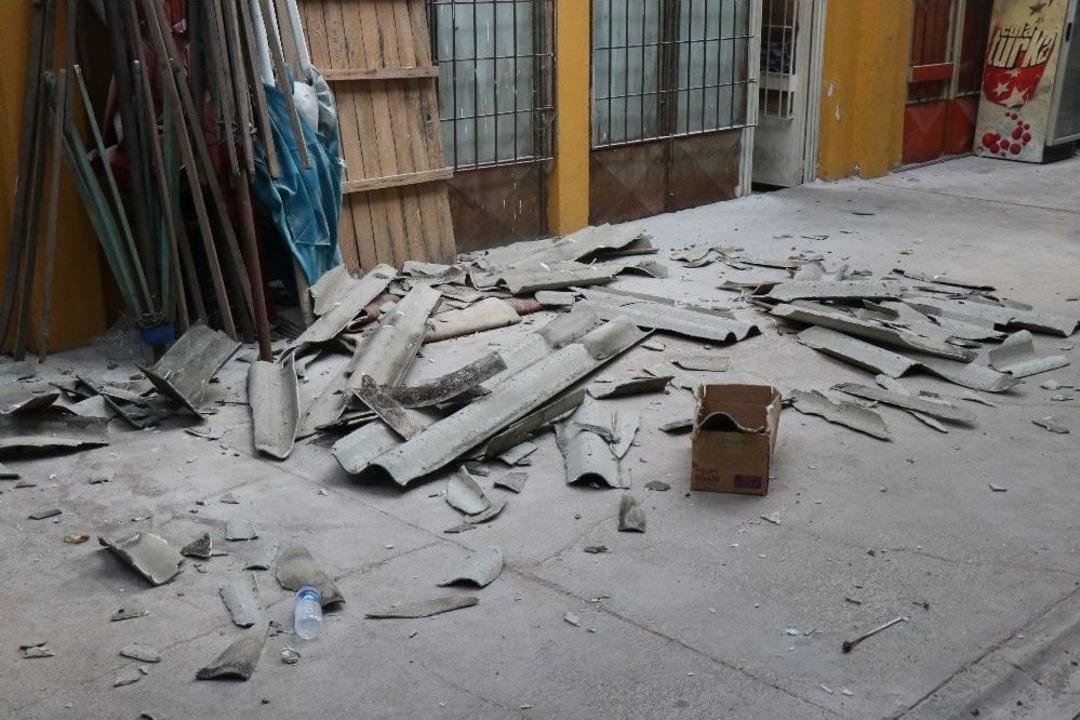 Bolu&rsquo;da, 3 Dakika S&uuml;ren Hortum &Ccedil;atıları Yerinden S&ouml;kt&uuml;