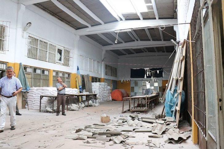 Bolu’da, 3 Dakika Süren Hortum Çatıları Yerinden Söktü G4