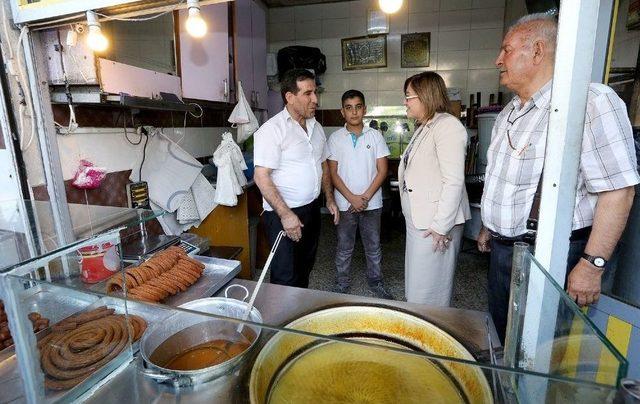 Fatma Şahin Hacı Adaylarını Uğurladı