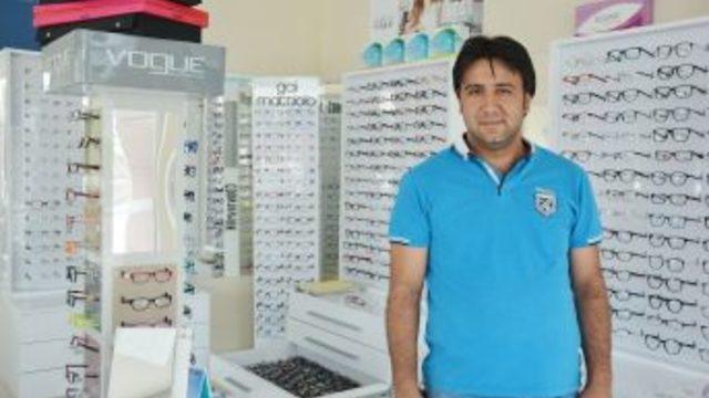 Göz Sağlığınız İçin Güneş Gözlüğünü Optisyenlerden Satın Alın