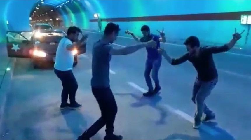 T&uuml;rkiye&rsquo;nin En Uzun T&uuml;nelinde Ankara Kaşık Havası Oynadılar