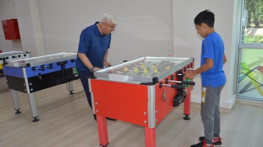 Başkan Yüksel Çocuklarla Eğlenceli Dakikalar Geçirdi