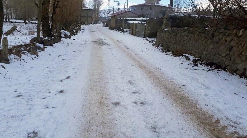 Iğdır&rsquo;ın Y&uuml;ksek Kesimlerine Kar Yağdı