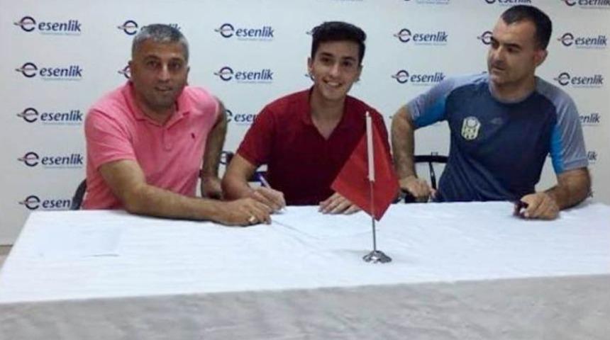 Yeni Malatyaspor, Altyapıdan 3 İsmi Profesyonel Yaptı