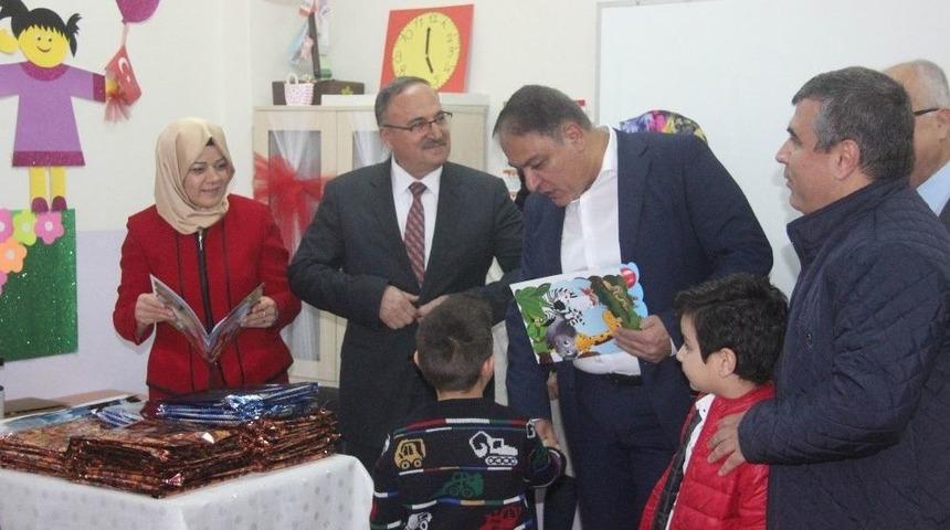 55 Bin T&uuml;rk Ve Suriyeli &Ouml;ğrenci Karne Aldı