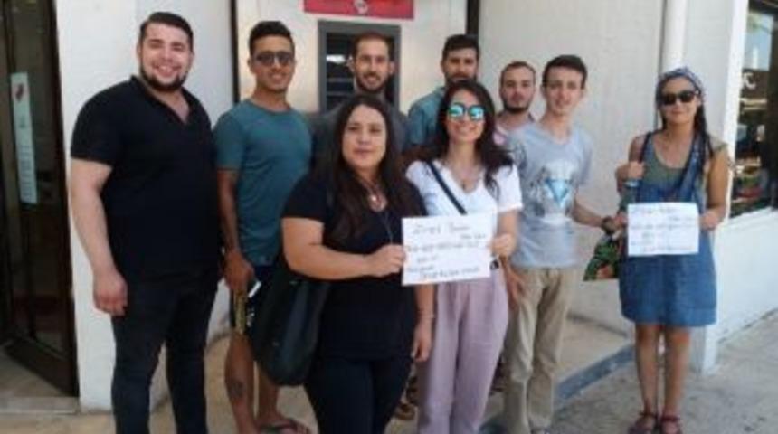 Foça’da "sen De Bir Çocuk Güldür" Kampanyası