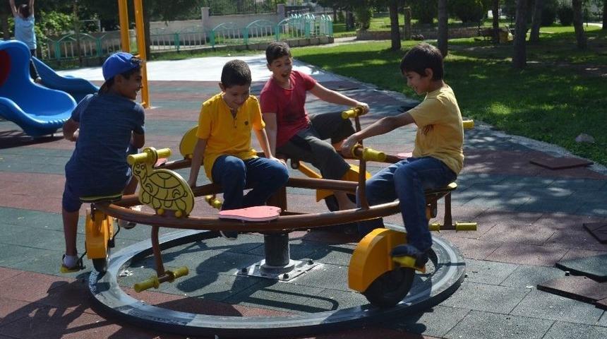 Cumhuriyet Parkında &Ccedil;alışmalar Tamamlandı