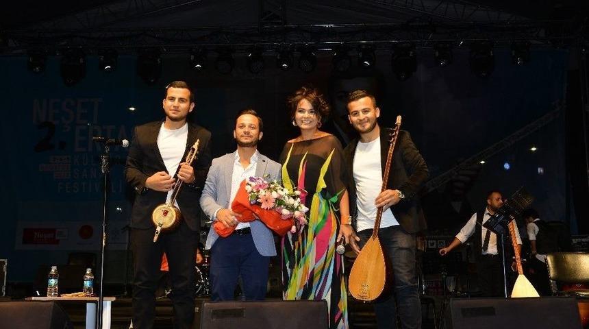 2. Neşet Ertaş K&uuml;lt&uuml;r Ve Sanat Festivalinde M&uuml;zik Ziyafeti Yaşandı