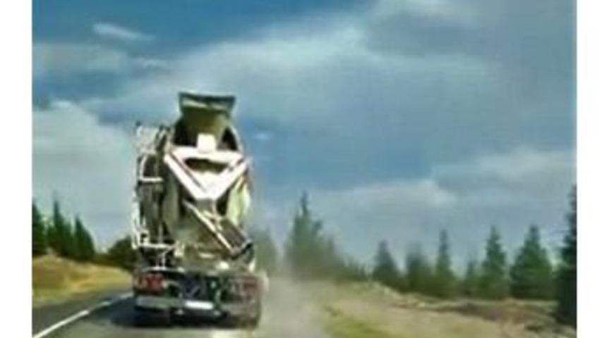 Beton Mikseri Tehlike Sa&ccedil;tı