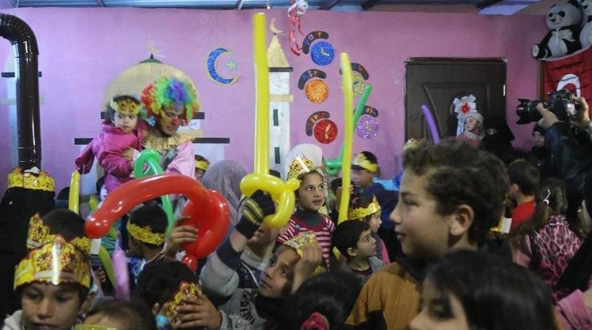 Suriye&rsquo;de 83 Bin 416 &Ouml;ğrenci Karnelerini Aldı