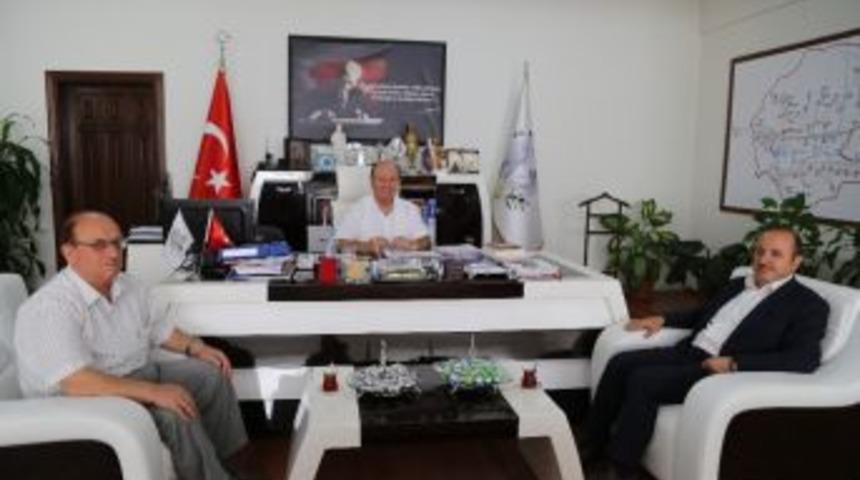 M&uuml;ft&uuml; Aksu&rsquo;dan Başkan &Ouml;zakcan&rsquo;a Ziyaret