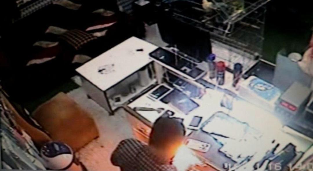 (&ouml;zel Haber) Tamir Ettiği Tablet Elinde Patladı